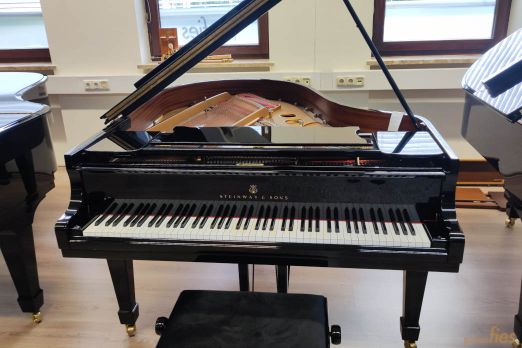 gespielter Steinway Flügel O-180