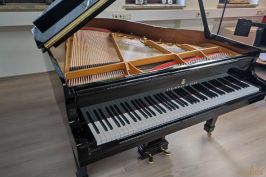 Steinway Flügel gebraucht S 155 cm schwarz von links