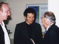 Franz Mohr mit Klavierbauermeister Robert Fies und Pianist Juan José Chuquisengo